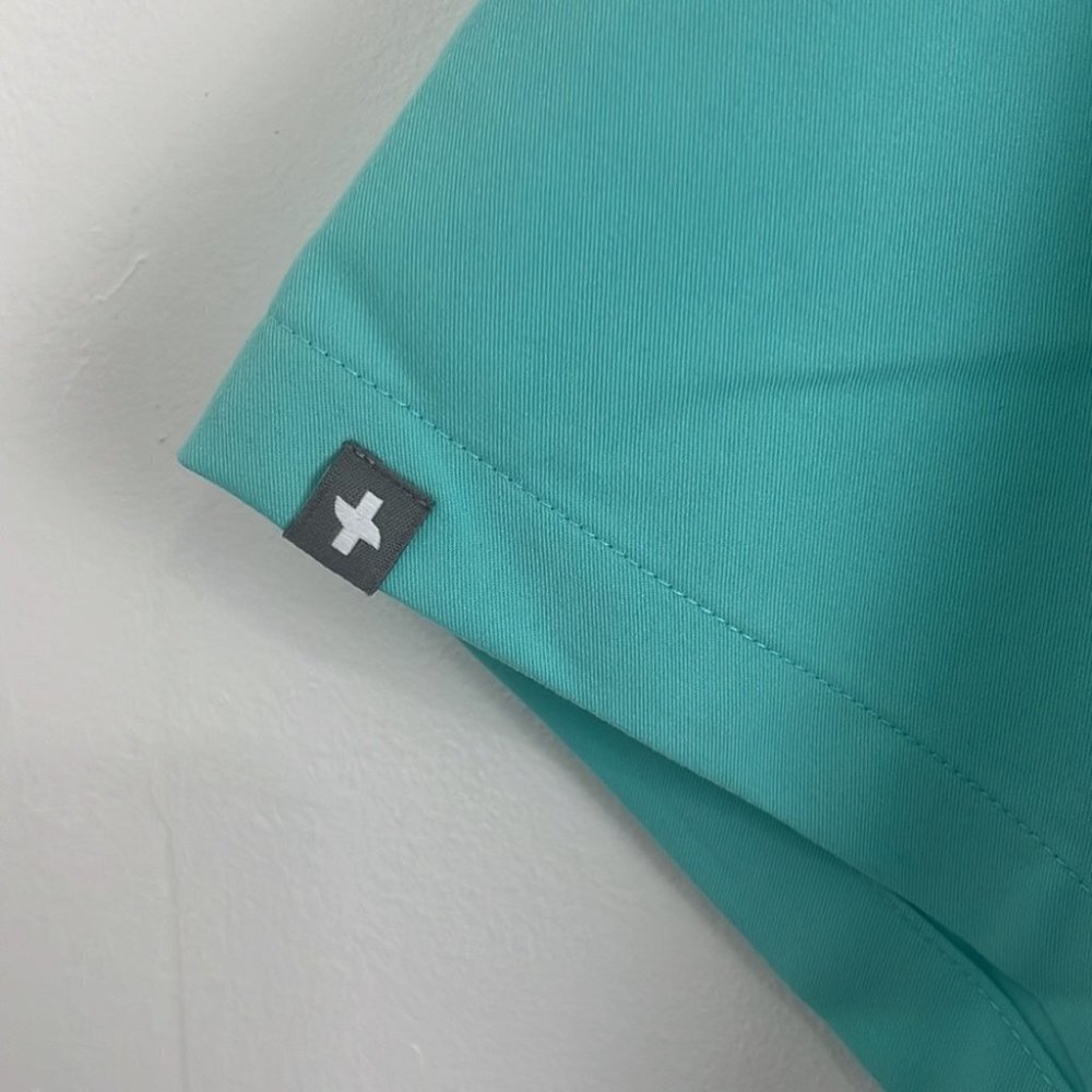 Figs Numi Technical Collection Aqua Three  Pockets Scrub Top - Picture 5 of 9